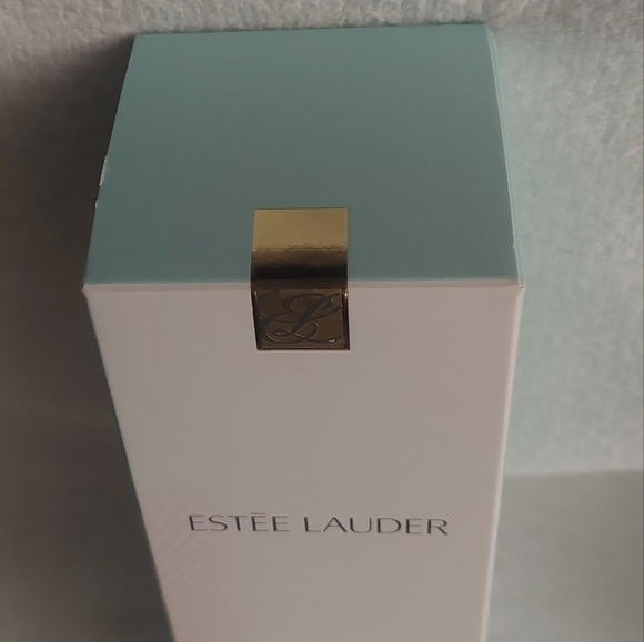 Estée LAUDER Micro EssenceTreatment Lotion Fresh with Sakura Ferment moisturizer - Picture 7 of 8